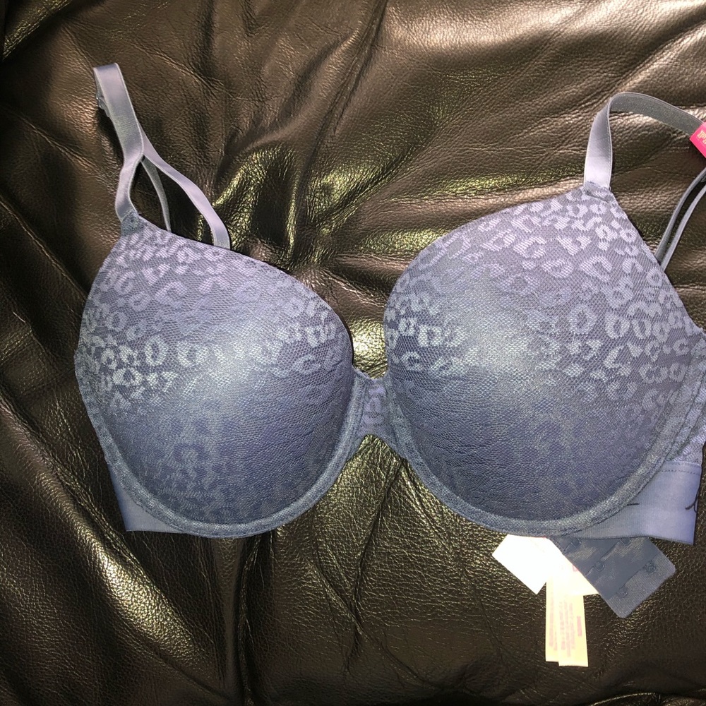 PINK VICTORIA SECRET BRA